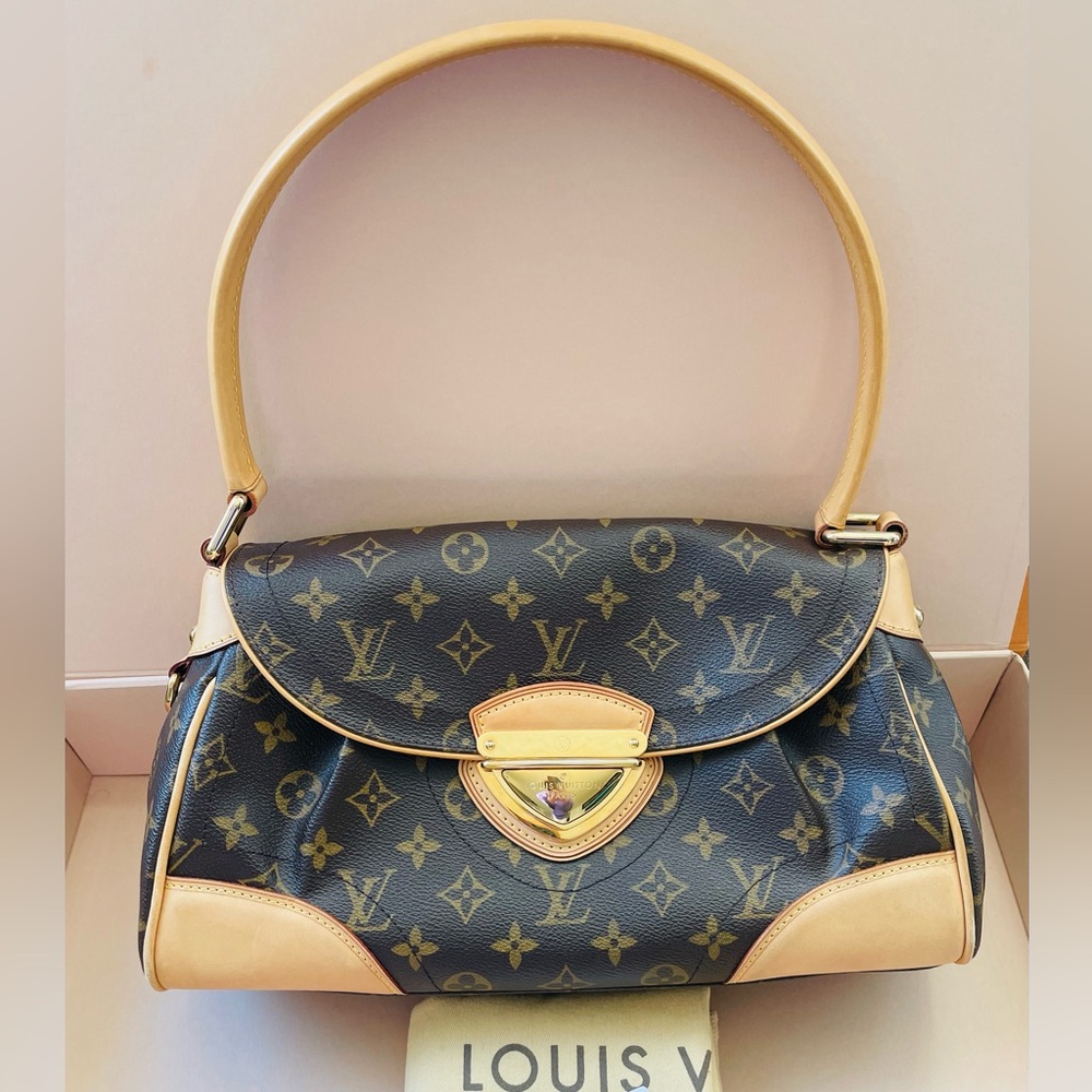 ❌Sold❌ Authentic Louis Vuitton Beverly MM